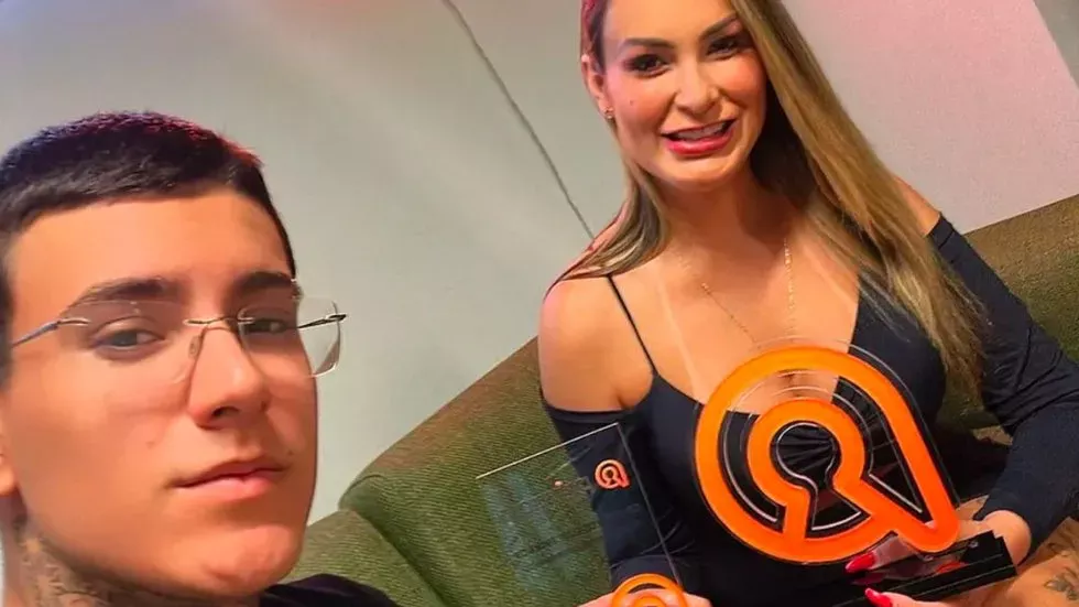 Andressa Urach revela se já teve relações com o próprio filho